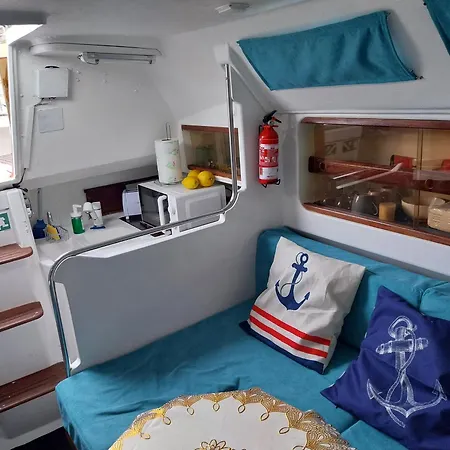 Botel Navegar No Douro - Navegacao E Turismo Unipessoal, Lda