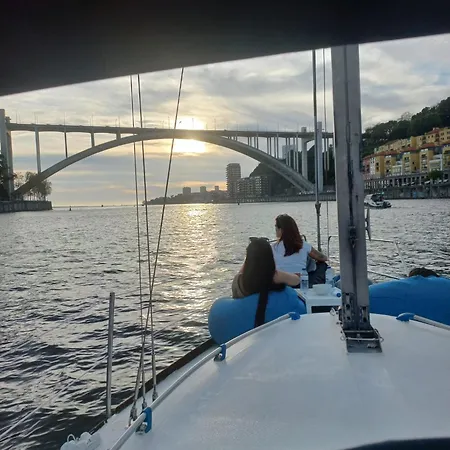 Navegar No Douro - Navegacao E Turismo Unipessoal, Lda Hotel na wodzie *