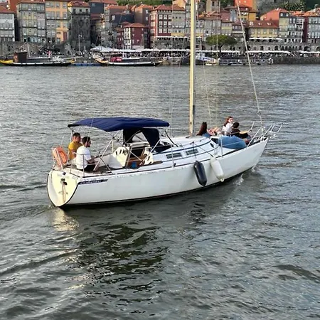 Navegar No Douro - Navegacao E Turismo Unipessoal, Lda * Вила-Нова-ди-Гая