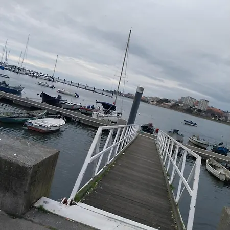 Botel Navegar No Douro - Navegacao E Turismo Unipessoal, Lda *