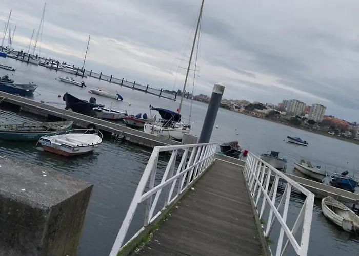 Botel Navegar No Douro - Navegacao E Turismo Unipessoal, Lda *