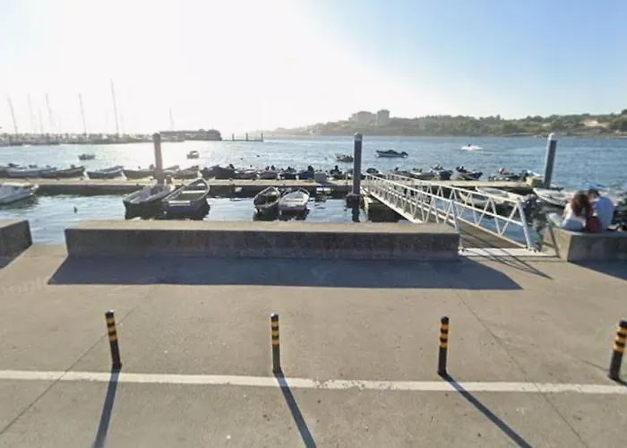 Botel Navegar No Douro - Navegacao E Turismo Unipessoal, Lda